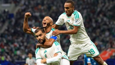 الجزائر تنتزع الصدارة من العراق.. وتضرب موعداً مع "الأبيض"