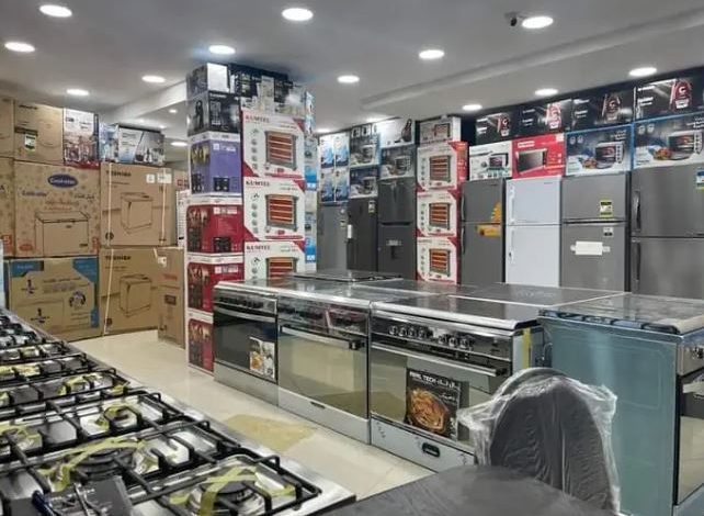 الركود يجبر المنتجين على بيع السلع بأسعار أقل من تكلفة الإنتاج.. والدواجن والأجهزة الكهربائية والهواتف أبرز المتضررين