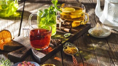 الشاي الأحمر والأخضر.. ما الفرق بين تأثيرهما على المعدة؟
