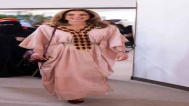 العبايات بحضور لافت في أناقة الملكة رانيا