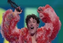 الفائز بمسابقة "يوروفيجن" يعيد الجائزة احتجاجا على استمرار مشاركة إسرائيل