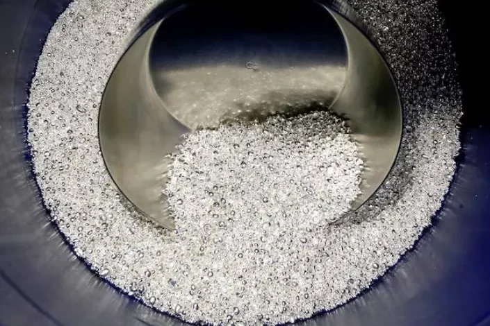 الفضة تتجاوز 64 دولاراً للأونصة محققة مكاسب غير مسبوقة