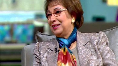 المخرجة إنعام محمد علي تكشف كواليس زواج أم كلثوم والجدل حول تدخينها