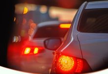 المرور يكشف الحالات التي تتطلب تخفيف السرعة أو إيقاف المركبة 