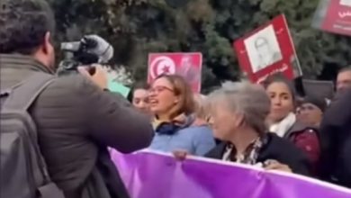 المعارضة التونسية شيماء عيسى تواصل إضراباً عن الطعام لليوم التاسع في السجن