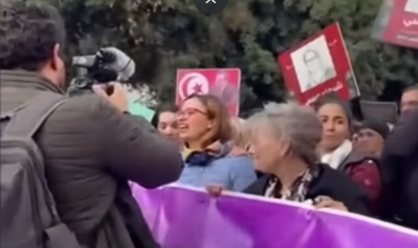 المعارضة التونسية شيماء عيسى تواصل إضراباً عن الطعام لليوم التاسع في السجن