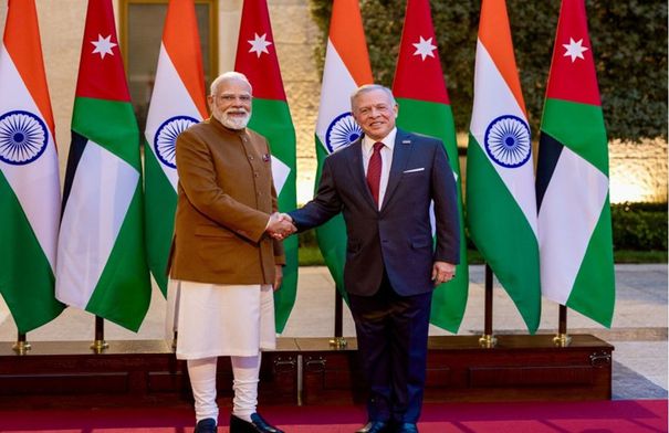 الملك يعقد مباحثات مع رئيس الوزراء الهندي في قصر الحسينية...