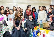 الملكة رانيا العبدالله تشارك مجموعة من الأطفال احتفالهم...