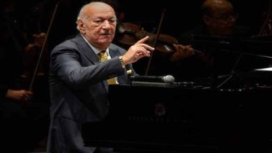 الموسيقار عمر خيرت يُكرَّم في افتتاح مهرجان الأوبرا العربية بالدوحة