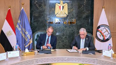 النائب العام ووزير الاتصالات يوقعان بروتوكول تطوير التحول الرقمي بالنيابة العامة