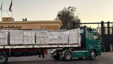 الهلال الأحمر المصري يدفع بـ5900 طن مساعدات إنسانية و شتوية عبر قافلة زاد العزة الـ102 إلى غزة