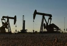 انخفاض النفط بفعل محادثات أوكرانيا وبيانات ضعيفة من الصين