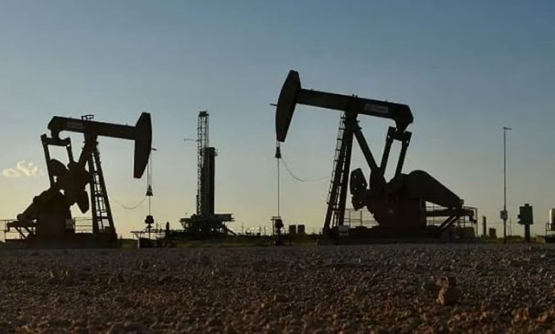 انخفاض النفط بفعل محادثات أوكرانيا وبيانات ضعيفة من الصين