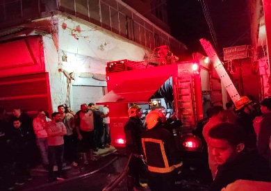 بالأسماء: مصرع 5 وإصابة 13 في حريق مول ومخزن بسوق الخواجات بالمنصورة