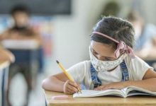 بعد فرض ارتدائها في بعض المدارس.. الصحة: الكمامات تقتصر على الطلاب المصابين بالفيروسات التنفسية