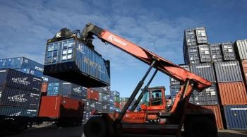 بلاك كاسبيان لوجيستكس الإماراتية تتقدم بعرض استحواذ على 90% من الإسكندرية لتداول الحاويات