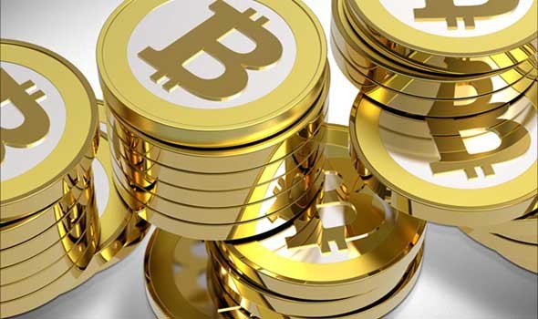 تباين أداء بيتكوين وستاندرد آند بورز خلال 2025