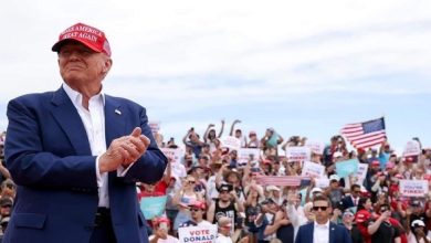 ترامب يثني على رجل تغلب على المهاجم وانتزع سلاحه في