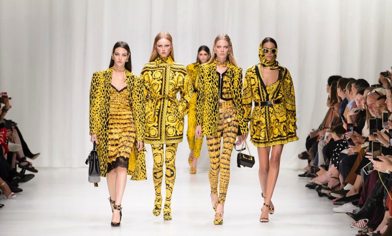 تصاميم أيقونية رسمت مشوار جياني فيرساتشي.. أشهرها طبعة الباروك