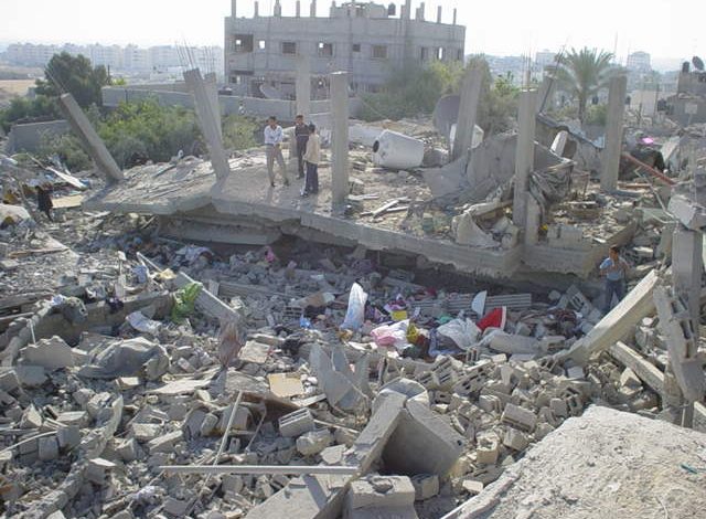 تمهيدا لنسف مربّعات سكنيّة: الاحتلال يوسّع "الخطّ الأصفر" إلى قلب حي التفاح بمدينة غزة