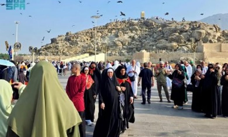 جبل الرحمة متنفس للأهالي ضمن فعاليات شتاء مكة