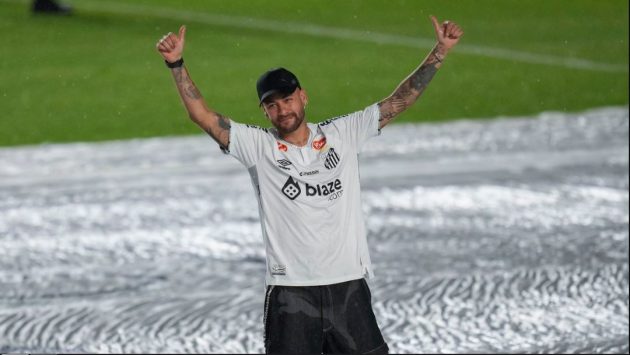 جراحة ناجحة في ركبة نيمار