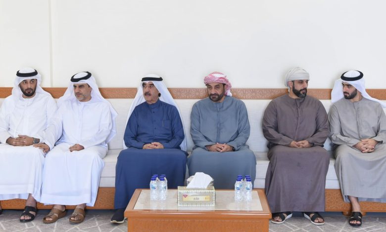 حاكم أم القيوين يقدم واجب العزاء في وفاة بخيته راشد عيسى بن شقوي آل علي