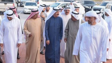 حاكم أم القيوين يقدم واجب العزاء في وفاة حصة سيف عبدالله كليب الطنيجي