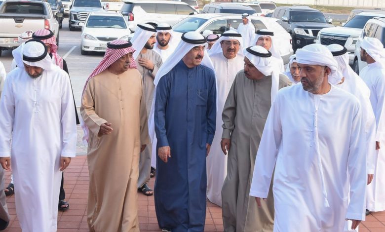 حاكم أم القيوين يقدم واجب العزاء في وفاة حصة سيف عبدالله كليب الطنيجي