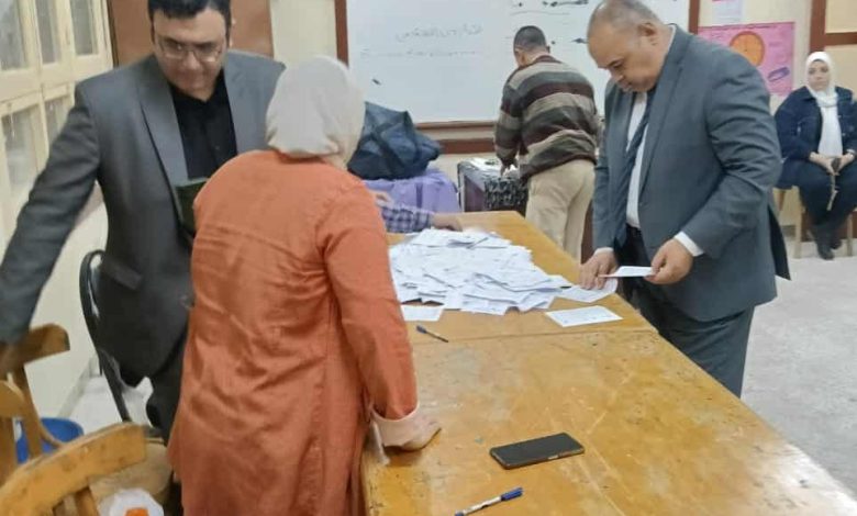 حصر عددي… اللجنة العامة لدائرة مركز وبندر سوهاج تعلن الإعادة بين 4 مرشحين للفوز بمقعدين