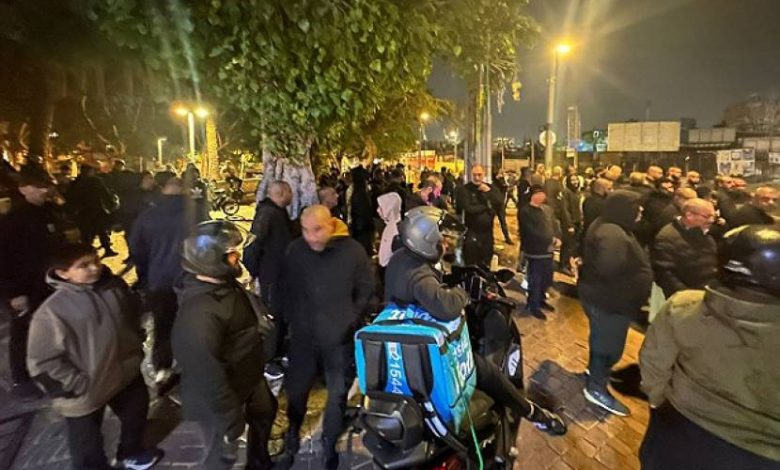 حملة اعتقالات في يافا عقب مظاهرة أدانت اعتداء مستوطنين على امرأة حامل وطفليها