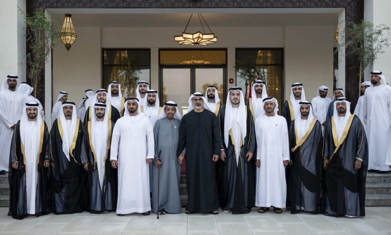 خالد بن محمد بن زايد وسيف بن زايد يشهدان العرس الجماعي لقبيلة الهواشم