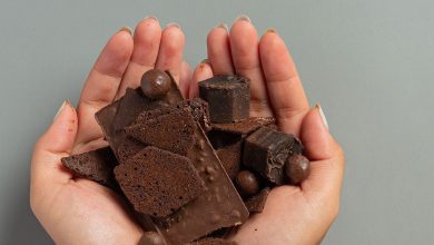 دراسة: الشوكولاتة الداكنة تؤخر الشيخوخة