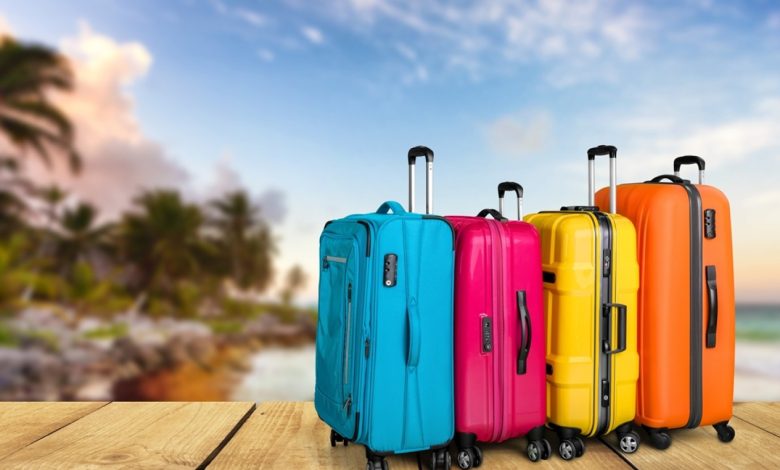 دليل شامل لحزم حقيبة السفر المثالية المناسبة لكل موسم
