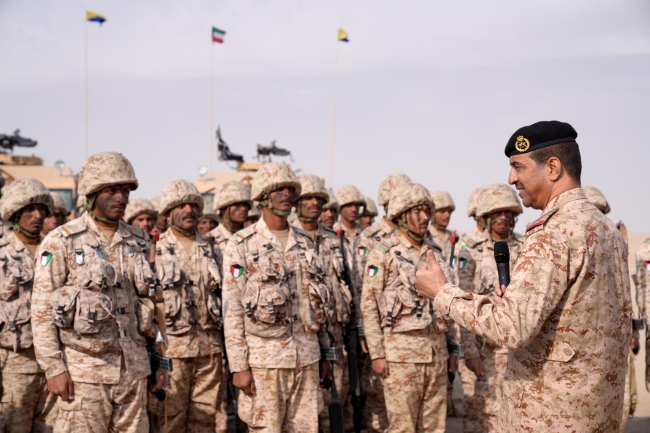 رئيس الأركان: منظومة التعليم العسكري تمثل الأساس في تنمية القدرات القيادية للطلبة الضباط