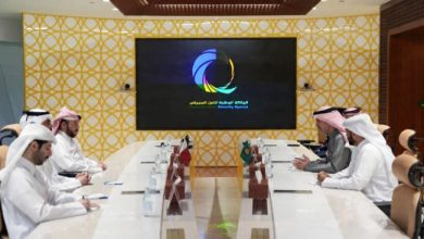 رئيس مركز حالات الطوارئ الخليجي يبحث مع رئيس الأمن السيبراني القطري رفع مستوى الجاهزية السيبرانية