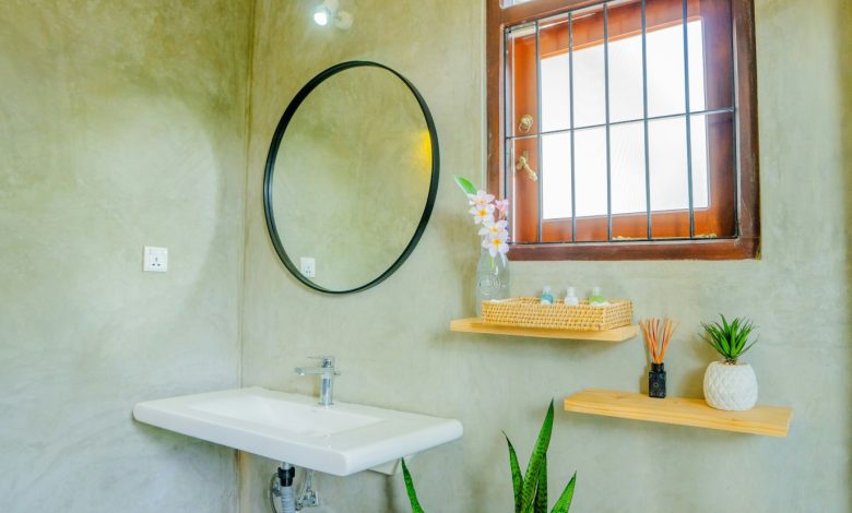 رائحة كريهة من الحمام رغم تنظيفه؟ إليكِ السبب