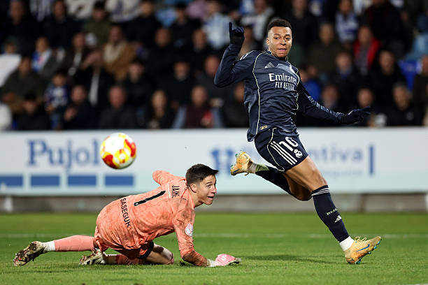 ريال مدريد يعبر تالافيرا بصعوبة ويبلغ ثمن نهائي كأس ملك إسبانيا