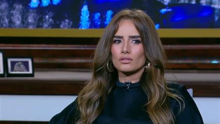 زينة تناشد بعرض فيلمها «التاريخ السري لكوثر»: يحمل رسالة مهمة للأجيال