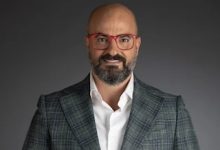 صحيفة لبنانية : اقالة نديم قطيش من رئاسة سكاي نيوز عربية في الامارات ..