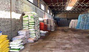 ضبط شخص بالغربية يدير مصنعا بدون ترخيص لإنتاج وتعبئة الأسمدة والمخصبات الزراعية المغشوشة