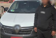 ضبط قائد سيارة وضع كشافات إضاءة خلفية عالية حجبت الرؤية عن قائدى المركبات بالقاهرة