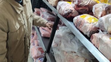 ضبط كميات من مصنعات اللحوم مجهولة المصدر داخل مصنع غير مرخص بالغربية