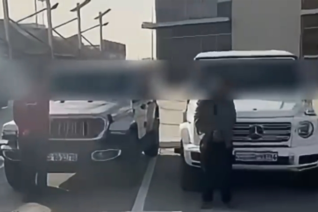 ضبط مقيمين من الجنسية الآسيوية أثناء قيامهم بأعمال استهتار ورعونة بالجليب