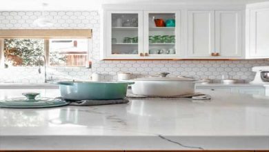 طرق فعّالة لتنظيف خزائن المطبخ الخشبية والمحافظة على جمالها