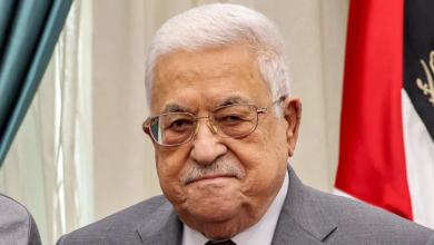 طعن ضد الرئيس عباس والنائب العام بسبب تشكيل لجنة صياغة دستور مؤقت 