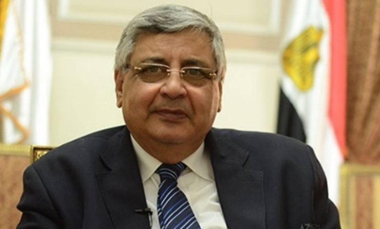 عوض تاج الدين يحذر: الاستخدام العشوائي للمضادات الحيوية يهدد الصحة