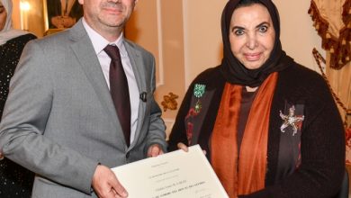 فرنسا تقلد الشيخة الدكتورة سعاد الصباح وسام الفنون والآداب برتبة ضابط تقديراً لمسيرتها الثقافية والفكرية