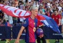 فليك يستبعد داني أولمو من ديربي إسبانيول ويؤجل عودته للملاعب