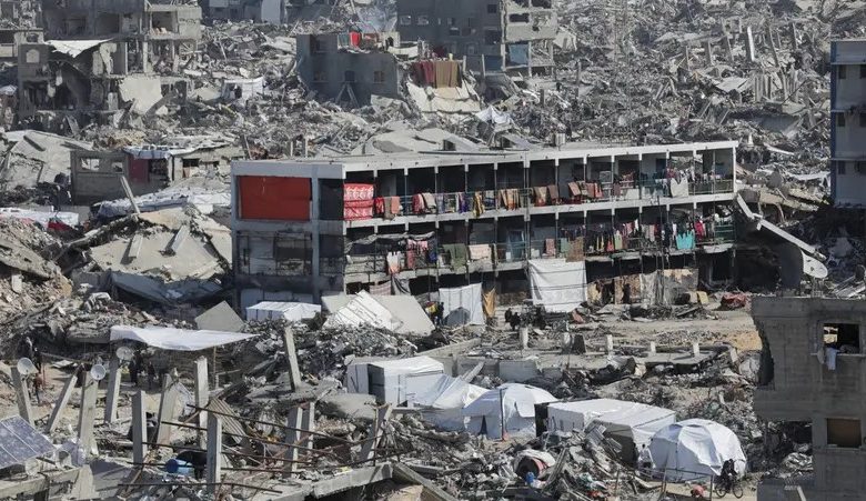 فورين بوليسي : هل يتحول التعافي واعادة اعمار غزة إلى مشروع يمتد لعقود وسط عقبات أمنية وسياسية؟